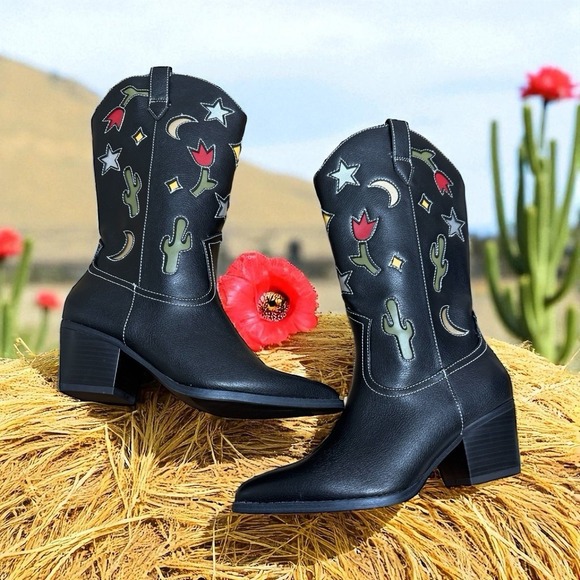 New -NO BO Black Western Embroidered Cowgirl Cactus Star 🌹 Snip Toe Boot 🤠 7 - Picture 1 of 4